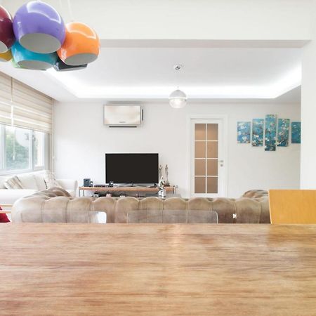 Central And Vibrant Flat With Balcony In Besiktas Istanbul Exterior foto