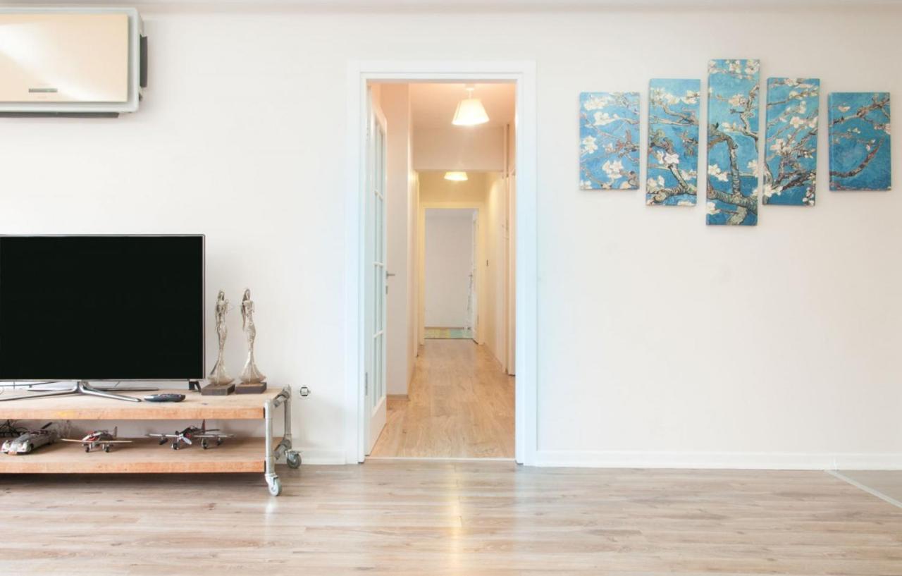 Central And Vibrant Flat With Balcony In Besiktas Istanbul Exterior foto